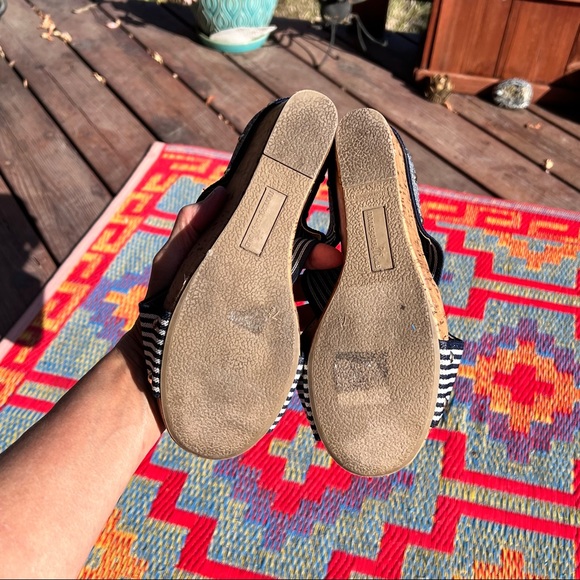 Montego Bay Club cork wedges ~Navy/white stripe elastic top size 7.5/8 - Picture 4 of 7